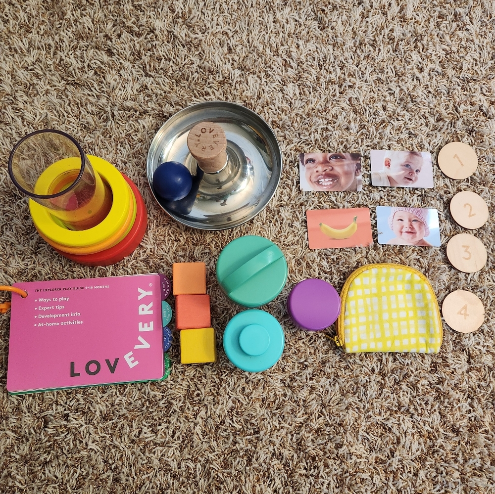 Lovevery Explorer Play Kit (9-10mo)